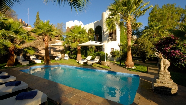 Hotel Heinitzburg - Swimming Pool